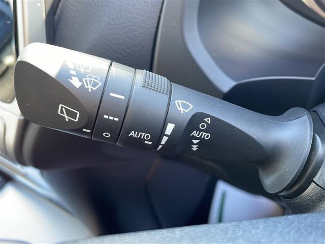 ランドクルーザープラド TX Lパッケージ 純正9インチナビ ムーンルーフ レーダークルコン トヨタセーフティセンス バックカメラ フルセグTV LEDヘッドライト ブラックルーフレール クリアランスソナー シートヒーター&ベンチレーション(12枚目)