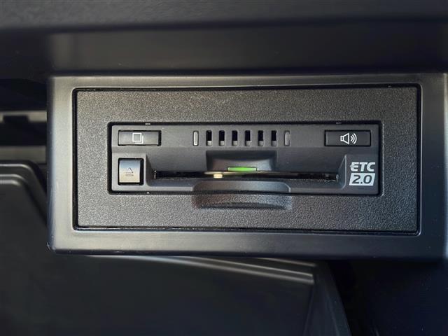 ランドクルーザープラド TX Lパッケージ 純正9インチナビ ムーンルーフ レーダークルコン トヨタセーフティセンス バックカメラ フルセグTV LEDヘッドライト ブラックルーフレール クリアランスソナー シートヒーター&ベンチレーション(16枚目)