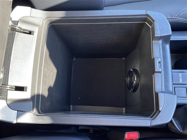 ランドクルーザープラド TX Lパッケージ 純正9インチナビ ムーンルーフ レーダークルコン トヨタセーフティセンス バックカメラ フルセグTV LEDヘッドライト ブラックルーフレール クリアランスソナー シートヒーター&ベンチレーション(19枚目)