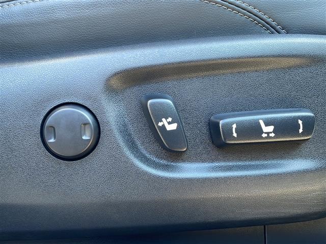 ランドクルーザープラド TX Lパッケージ 純正9インチナビ ムーンルーフ レーダークルコン トヨタセーフティセンス バックカメラ フルセグTV LEDヘッドライト ブラックルーフレール クリアランスソナー シートヒーター&ベンチレーション(20枚目)