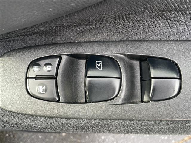 セレナ ハイウェイスター Vセレクション+セーフティ Aセフ 社外ナビ 社外フリップダウンモニター フルセグテレビ バックカメラ 両側パワースライドドア エマージェンシーブレーキ 車線逸脱警報機能 クルーズコントロール ETC 2列目サンシェード 純正アルミ(18枚目)