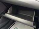 グローブボックスの画像です。店舗にて現車の確認もいただけますので、お電話で在庫のご確認の上是非ご来店くださいませ!!!ワクワクするクルマ選びをご提案します!