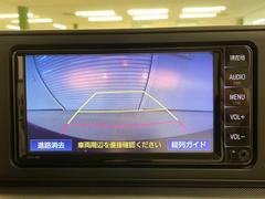 【バックカメラ】で駐車時に後方確認もできますので、大きな車の運転で不安な方も安心してお乗りいただけます！ 4