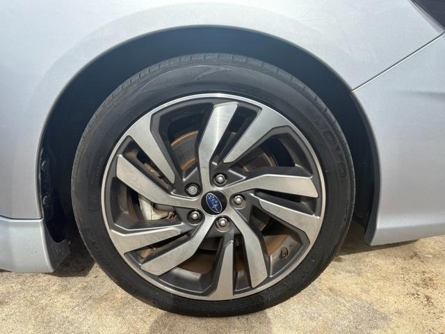 レヴォーグ １．６ＧＴ－Ｓアイサイト　純正ナビ　フルセグＴＶ　バックカメラ　サイドカメラ　ＥＴＣ　ブラインドスポットモニター　衝突被害軽減ブレーキ　シートヒーター　パドルシフト　レーダークルーズコントロール　クリアランスソナー（18枚目）