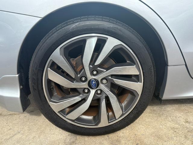 レヴォーグ １．６ＧＴ－Ｓアイサイト　純正ナビ　フルセグＴＶ　バックカメラ　サイドカメラ　ＥＴＣ　ブラインドスポットモニター　衝突被害軽減ブレーキ　シートヒーター　パドルシフト　レーダークルーズコントロール　クリアランスソナー（19枚目）