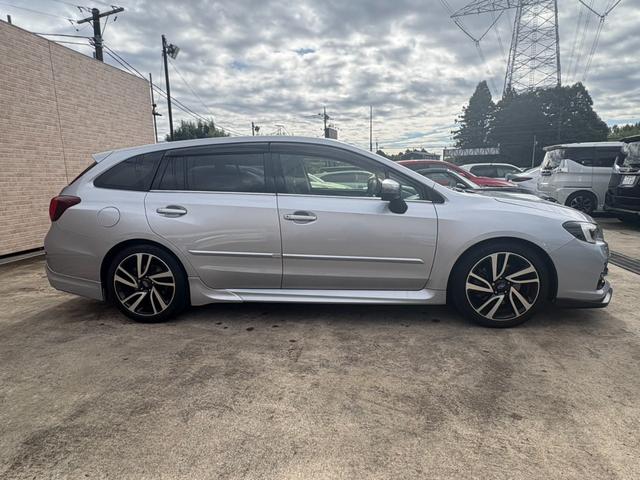 レヴォーグ ２．０ＧＴ－Ｓアイサイト　ＳＴＩエアロ　純正ナビ　バックカメラ　レザーシート　シートヒーター　衝突被害軽減ブレーキ　レーダークルーズコントロール　コーナーセンサー　ＥＴＣ　パドルシフト　ＬＥＤヘッドライト　純正アルミ（7枚目）