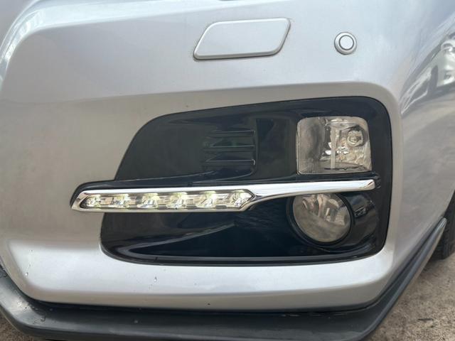 レヴォーグ ２．０ＧＴ－Ｓアイサイト　ＳＴＩエアロ　純正ナビ　バックカメラ　レザーシート　シートヒーター　衝突被害軽減ブレーキ　レーダークルーズコントロール　コーナーセンサー　ＥＴＣ　パドルシフト　ＬＥＤヘッドライト　純正アルミ（15枚目）