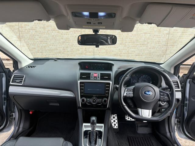 レヴォーグ ２．０ＧＴ－Ｓアイサイト　ＳＴＩエアロ　純正ナビ　バックカメラ　レザーシート　シートヒーター　衝突被害軽減ブレーキ　レーダークルーズコントロール　コーナーセンサー　ＥＴＣ　パドルシフト　ＬＥＤヘッドライト　純正アルミ（23枚目）