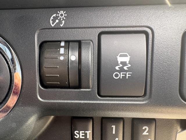 レヴォーグ ２．０ＧＴ－Ｓアイサイト　ＳＴＩエアロ　純正ナビ　バックカメラ　レザーシート　シートヒーター　衝突被害軽減ブレーキ　レーダークルーズコントロール　コーナーセンサー　ＥＴＣ　パドルシフト　ＬＥＤヘッドライト　純正アルミ（33枚目）