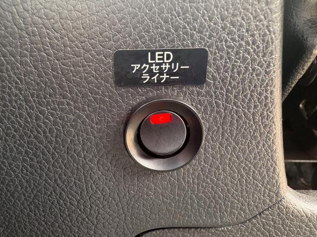 レヴォーグ ２．０ＧＴ－Ｓアイサイト　ＳＴＩエアロ　純正ナビ　バックカメラ　レザーシート　シートヒーター　衝突被害軽減ブレーキ　レーダークルーズコントロール　コーナーセンサー　ＥＴＣ　パドルシフト　ＬＥＤヘッドライト　純正アルミ（37枚目）