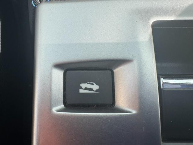 レヴォーグ ２．０ＧＴ－Ｓアイサイト　ＳＴＩエアロ　純正ナビ　バックカメラ　レザーシート　シートヒーター　衝突被害軽減ブレーキ　レーダークルーズコントロール　コーナーセンサー　ＥＴＣ　パドルシフト　ＬＥＤヘッドライト　純正アルミ（42枚目）