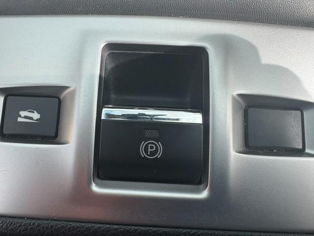 レヴォーグ ２．０ＧＴ－Ｓアイサイト　ＳＴＩエアロ　純正ナビ　バックカメラ　レザーシート　シートヒーター　衝突被害軽減ブレーキ　レーダークルーズコントロール　コーナーセンサー　ＥＴＣ　パドルシフト　ＬＥＤヘッドライト　純正アルミ（43枚目）