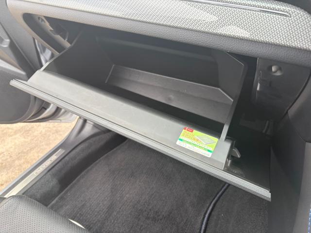 レヴォーグ ２．０ＧＴ－Ｓアイサイト　ＳＴＩエアロ　純正ナビ　バックカメラ　レザーシート　シートヒーター　衝突被害軽減ブレーキ　レーダークルーズコントロール　コーナーセンサー　ＥＴＣ　パドルシフト　ＬＥＤヘッドライト　純正アルミ（46枚目）