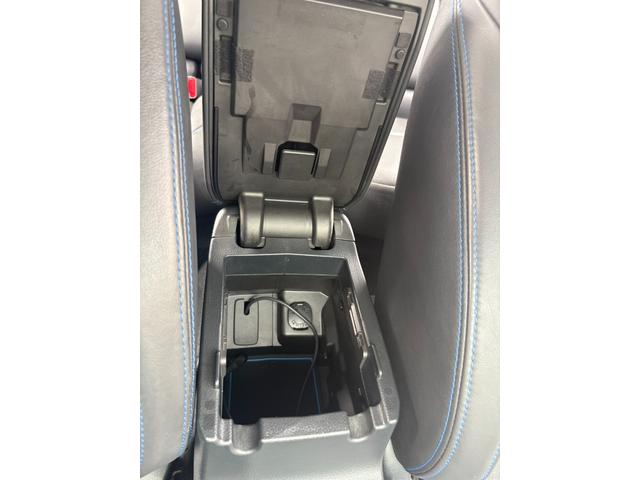 レヴォーグ ２．０ＧＴ－Ｓアイサイト　ＳＴＩエアロ　純正ナビ　バックカメラ　レザーシート　シートヒーター　衝突被害軽減ブレーキ　レーダークルーズコントロール　コーナーセンサー　ＥＴＣ　パドルシフト　ＬＥＤヘッドライト　純正アルミ（48枚目）