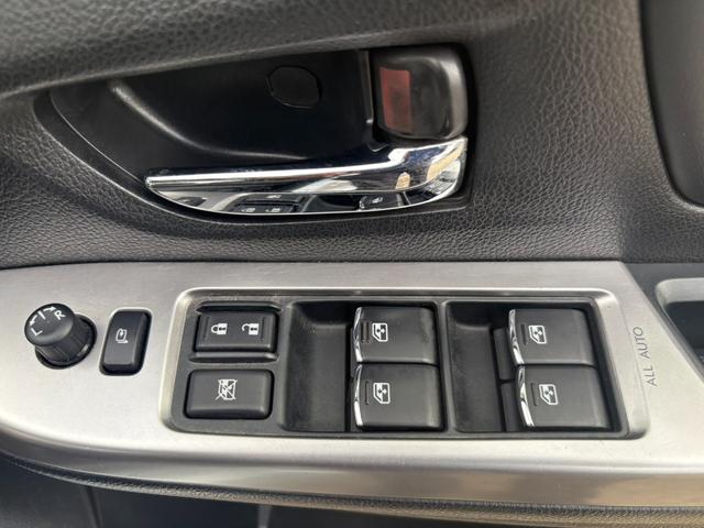 レヴォーグ ２．０ＧＴ－Ｓアイサイト　ＳＴＩエアロ　純正ナビ　バックカメラ　レザーシート　シートヒーター　衝突被害軽減ブレーキ　レーダークルーズコントロール　コーナーセンサー　ＥＴＣ　パドルシフト　ＬＥＤヘッドライト　純正アルミ（53枚目）