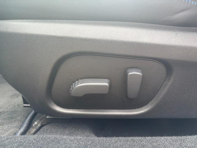 レヴォーグ ２．０ＧＴ－Ｓアイサイト　ＳＴＩエアロ　純正ナビ　バックカメラ　レザーシート　シートヒーター　衝突被害軽減ブレーキ　レーダークルーズコントロール　コーナーセンサー　ＥＴＣ　パドルシフト　ＬＥＤヘッドライト　純正アルミ（66枚目）