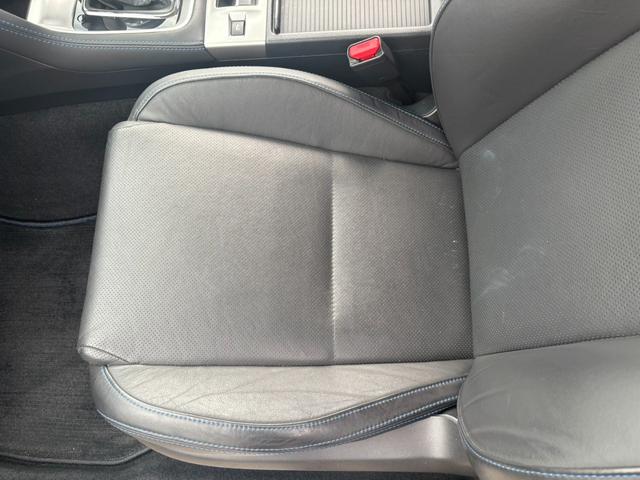 レヴォーグ ２．０ＧＴ－Ｓアイサイト　ＳＴＩエアロ　純正ナビ　バックカメラ　レザーシート　シートヒーター　衝突被害軽減ブレーキ　レーダークルーズコントロール　コーナーセンサー　ＥＴＣ　パドルシフト　ＬＥＤヘッドライト　純正アルミ（68枚目）