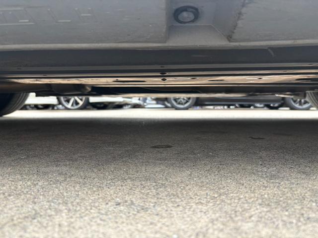 レヴォーグ ２．０ＧＴ－Ｓアイサイト　ＳＴＩエアロ　純正ナビ　バックカメラ　レザーシート　シートヒーター　衝突被害軽減ブレーキ　レーダークルーズコントロール　コーナーセンサー　ＥＴＣ　パドルシフト　ＬＥＤヘッドライト　純正アルミ（70枚目）