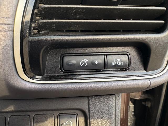 セレナ ハイウェイスターＶ　純正ナビ　フルセグＴＶ　アラウンドビューモニター　両側パワースライドドア　クルーズコントロール　衝突被害軽減ブレーキ　ブラインドスポットモニター　ＬＥＤヘッドライト　プッシュスタート　リヤクーラー（42枚目）