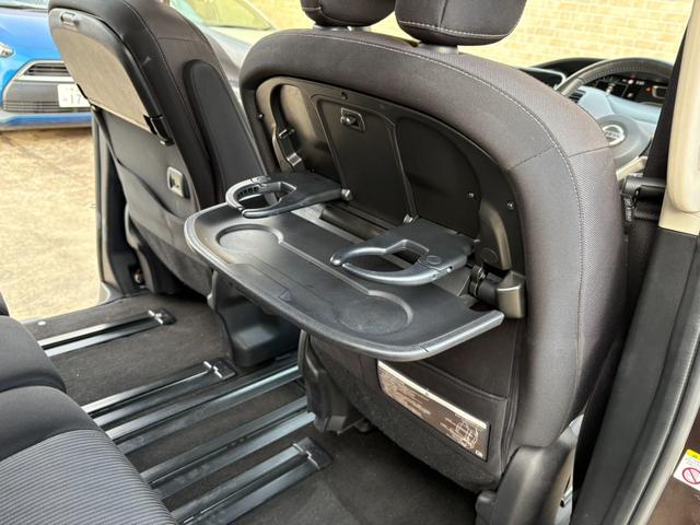 セレナ ハイウェイスターＶ　純正ナビ　フルセグＴＶ　アラウンドビューモニター　両側パワースライドドア　クルーズコントロール　衝突被害軽減ブレーキ　ブラインドスポットモニター　ＬＥＤヘッドライト　プッシュスタート　リヤクーラー（56枚目）