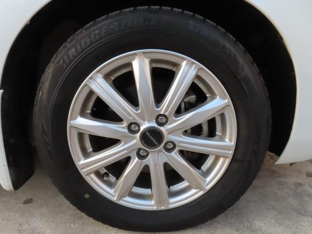 フィット ｅ：ＨＥＶリュクス　純正８インチナビ　フルセグＴＶ　バックカメラ　レーダークルーズコントロール　クリアランスソナー　衝突被害軽減ブレーキ　車線逸脱警報　ハーフレザーシート　ＬＥＤヘッドライト　社外アルミ（36枚目）