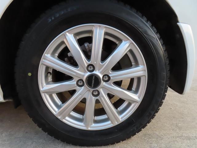 フィット ｅ：ＨＥＶリュクス　純正８インチナビ　フルセグＴＶ　バックカメラ　レーダークルーズコントロール　クリアランスソナー　衝突被害軽減ブレーキ　車線逸脱警報　ハーフレザーシート　ＬＥＤヘッドライト　社外アルミ（39枚目）