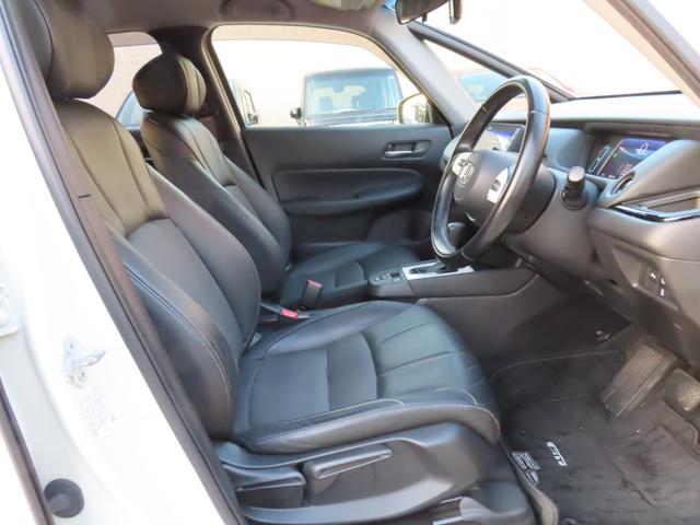 フィット ｅ：ＨＥＶリュクス　純正８インチナビ　フルセグＴＶ　バックカメラ　レーダークルーズコントロール　クリアランスソナー　衝突被害軽減ブレーキ　車線逸脱警報　ハーフレザーシート　ＬＥＤヘッドライト　社外アルミ（44枚目）