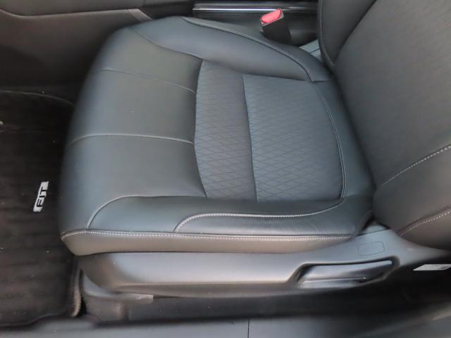 フィット ｅ：ＨＥＶリュクス　純正８インチナビ　フルセグＴＶ　バックカメラ　レーダークルーズコントロール　クリアランスソナー　衝突被害軽減ブレーキ　車線逸脱警報　ハーフレザーシート　ＬＥＤヘッドライト　社外アルミ（48枚目）