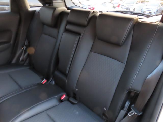 フィット ｅ：ＨＥＶリュクス　純正８インチナビ　フルセグＴＶ　バックカメラ　レーダークルーズコントロール　クリアランスソナー　衝突被害軽減ブレーキ　車線逸脱警報　ハーフレザーシート　ＬＥＤヘッドライト　社外アルミ（52枚目）