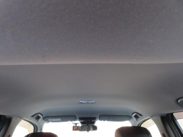 フィット ｅ：ＨＥＶリュクス　純正８インチナビ　フルセグＴＶ　バックカメラ　レーダークルーズコントロール　クリアランスソナー　衝突被害軽減ブレーキ　車線逸脱警報　ハーフレザーシート　ＬＥＤヘッドライト　社外アルミ（54枚目）