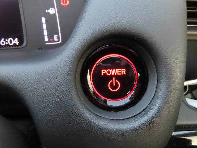 フィット ｅ：ＨＥＶリュクス　純正８インチナビ　フルセグＴＶ　バックカメラ　レーダークルーズコントロール　クリアランスソナー　衝突被害軽減ブレーキ　車線逸脱警報　ハーフレザーシート　ＬＥＤヘッドライト　社外アルミ（60枚目）