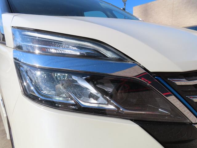 セレナ ｅ－パワー　ハイウェイスターＶ　社外１１インチナビ　フルセグＴＶ　アラウンドビューモニター　プロパイロット　両側パワースライドドア　シートヒーター　ステアリングヒーター　衝突被害軽減ブレーキ　ブラインドスポットモニター　ＥＴＣ（17枚目）
