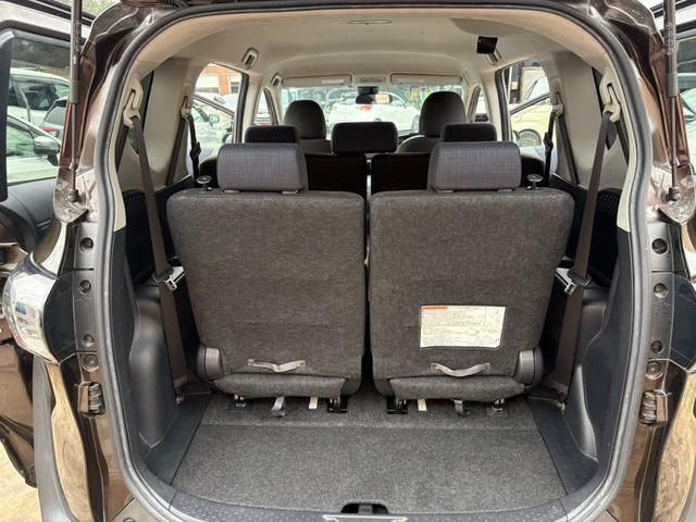 シエンタ Ｇ　純正ナビ　フルセグＴＶ　バックカメラ　両側パワースライドドア　衝突被害軽減ブレーキ　車線逸脱警報　ＥＴＣ　シートヒーター　アイドリングストップ　オートハイビーム　プッシュスタート　スマートキー（10枚目）