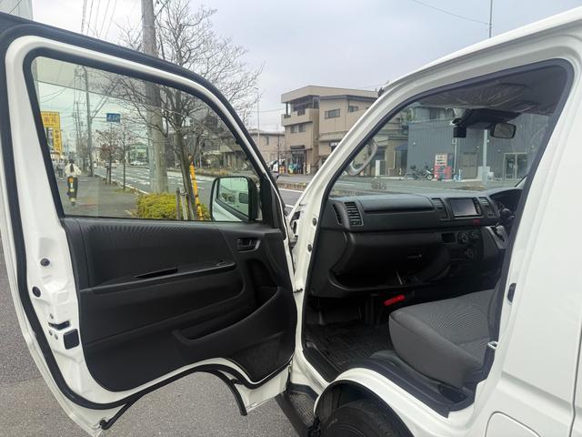 ハイエースバン ロングDX ディーゼルターボ トヨタセフティーセンス Bカメラ キーレスTVナビ(20枚目)