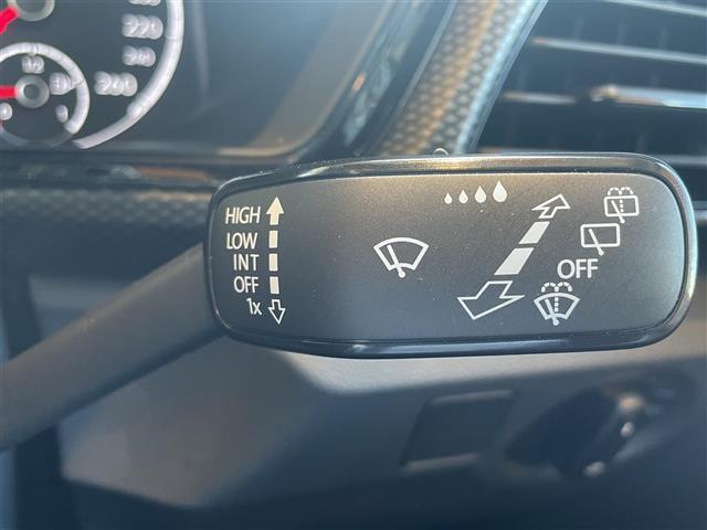 Ｔ－クロス ＴＳＩ　アクティブ　純正ナビ　ドラレコ　Ｂカメラ　パークアシスト　純正アルミホイール１６インチ　アダプティブクルコン　フロントアシスト　レーンキープアシスト　ブラインドスポットディテクション　布シート　コーナーセンサー（11枚目）