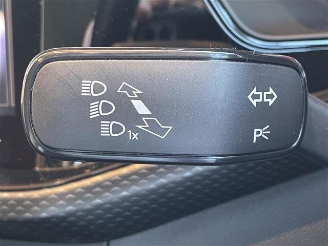 Ｔ－クロス ＴＳＩ　アクティブ　純正ナビ　ドラレコ　Ｂカメラ　パークアシスト　純正アルミホイール１６インチ　アダプティブクルコン　フロントアシスト　レーンキープアシスト　ブラインドスポットディテクション　布シート　コーナーセンサー（12枚目）