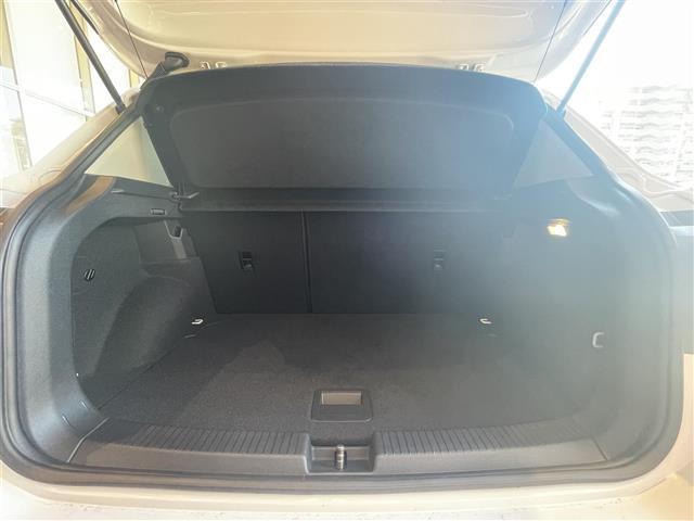 Ｔ－クロス ＴＳＩ　アクティブ　純正ナビ　ドラレコ　Ｂカメラ　パークアシスト　純正アルミホイール１６インチ　アダプティブクルコン　フロントアシスト　レーンキープアシスト　ブラインドスポットディテクション　布シート　コーナーセンサー（33枚目）