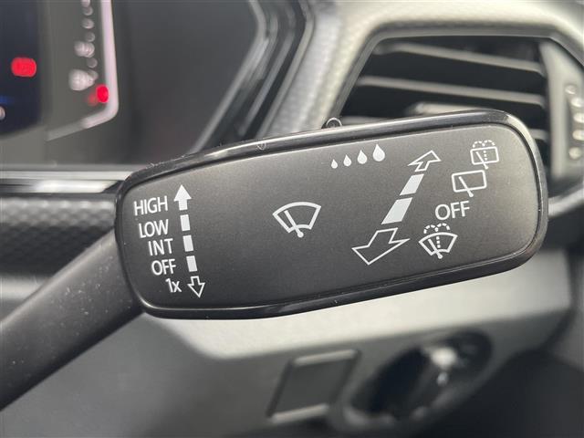 Ｔ－クロス ＴＳＩ　アクティブ　☆ＡＣＣ（アダプティブクルーズコントロール）・Ｆｒｏｎｔ　Ａｓｓｉｓｔ・Ｌａｎｅ　Ａｓｓｉｓｔ・ブラインドスポットディテクション☆純正ナビ【ＡｐｐｌｅＣａｒＰｌａｙ／ａｎｄｒｏｉｄａｕｔｏ】（5枚目）