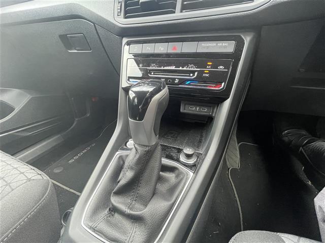 Ｔ－クロス ＴＳＩ　アクティブ　☆ＡＣＣ（アダプティブクルーズコントロール）・Ｆｒｏｎｔ　Ａｓｓｉｓｔ・Ｌａｎｅ　Ａｓｓｉｓｔ・ブラインドスポットディテクション☆純正ナビ【ＡｐｐｌｅＣａｒＰｌａｙ／ａｎｄｒｏｉｄａｕｔｏ】（13枚目）