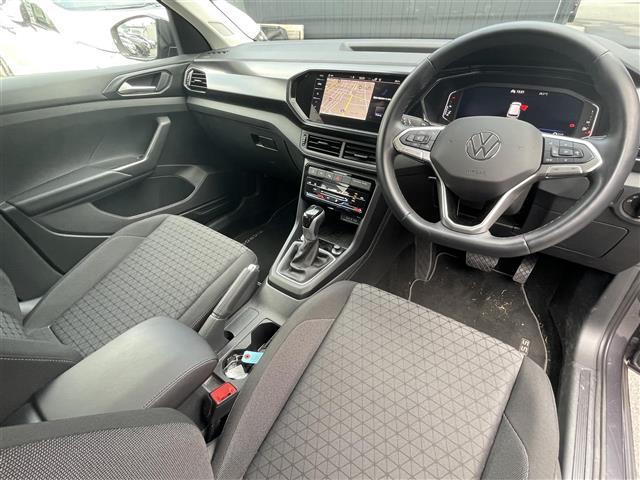 Ｔ－クロス ＴＳＩ　アクティブ　☆ＡＣＣ（アダプティブクルーズコントロール）・Ｆｒｏｎｔ　Ａｓｓｉｓｔ・Ｌａｎｅ　Ａｓｓｉｓｔ・ブラインドスポットディテクション☆純正ナビ【ＡｐｐｌｅＣａｒＰｌａｙ／ａｎｄｒｏｉｄａｕｔｏ】（23枚目）