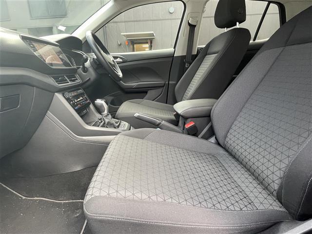 Ｔ－クロス ＴＳＩ　アクティブ　☆ＡＣＣ（アダプティブクルーズコントロール）・Ｆｒｏｎｔ　Ａｓｓｉｓｔ・Ｌａｎｅ　Ａｓｓｉｓｔ・ブラインドスポットディテクション☆純正ナビ【ＡｐｐｌｅＣａｒＰｌａｙ／ａｎｄｒｏｉｄａｕｔｏ】（28枚目）