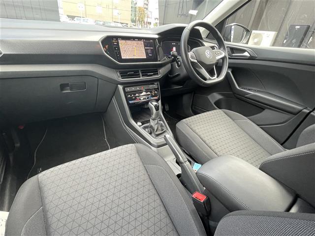 Ｔ－クロス ＴＳＩ　アクティブ　☆ＡＣＣ（アダプティブクルーズコントロール）・Ｆｒｏｎｔ　Ａｓｓｉｓｔ・Ｌａｎｅ　Ａｓｓｉｓｔ・ブラインドスポットディテクション☆純正ナビ【ＡｐｐｌｅＣａｒＰｌａｙ／ａｎｄｒｏｉｄａｕｔｏ】（30枚目）