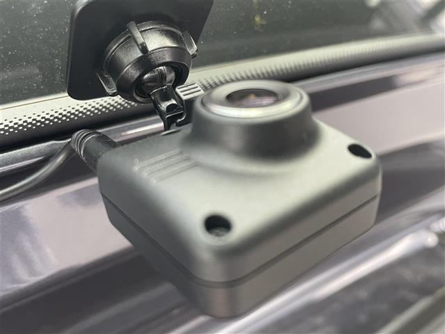 Ｔ－クロス ＴＳＩ　アクティブ　☆ＡＣＣ（アダプティブクルーズコントロール）・Ｆｒｏｎｔ　Ａｓｓｉｓｔ・Ｌａｎｅ　Ａｓｓｉｓｔ・ブラインドスポットディテクション☆純正ナビ【ＡｐｐｌｅＣａｒＰｌａｙ／ａｎｄｒｏｉｄａｕｔｏ】（32枚目）
