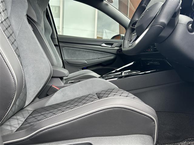 ゴルフヴァリアント TDI Rライン ワンオーナー バックカメラ フルセグテレビ 横滑り防止 シートヒーター ETC2.0 パドルシフト パワーバックドア パドルシフト クルーズコントロール オートライト 保証書 取り扱い説明(22枚目)