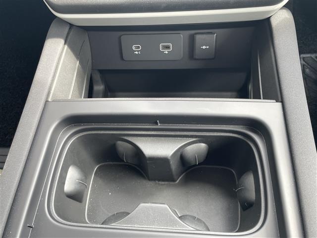 ディフェンダー 90S P300 ◇純正ナビ【Bluetooth/USB/Apple CarPlay】◇ドライバーアシストパック/ブラインドスポットアシスト・クリアイジットモニター・アダプティブクルーズコントロール◇360°カメラ(18枚目)