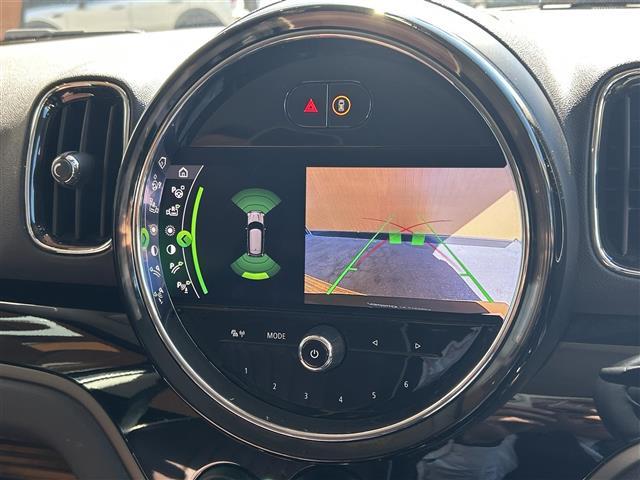 ＭＩＮＩ クーパーＤクロスオーバーオール４エッセンシャルトリム　純正ナビ　Ｂカメラ　ＡＣＣ　ドラレコ３６０°　インテリジェントセーフティ　４ＷＤ　ペッパーパッケージ　ミラー一体型ＥＴＣ　シートヒーター　シートカバー（茶色）　純正ＡＷ１７インチ　電動リアゲート（11枚目）