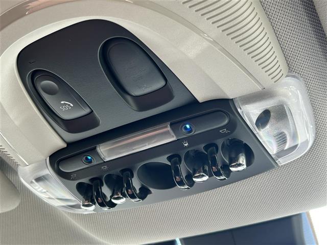 ＭＩＮＩ クーパーＤクロスオーバーオール４エッセンシャルトリム　純正ナビ　Ｂカメラ　ＡＣＣ　ドラレコ３６０°　インテリジェントセーフティ　４ＷＤ　ペッパーパッケージ　ミラー一体型ＥＴＣ　シートヒーター　シートカバー（茶色）　純正ＡＷ１７インチ　電動リアゲート（18枚目）