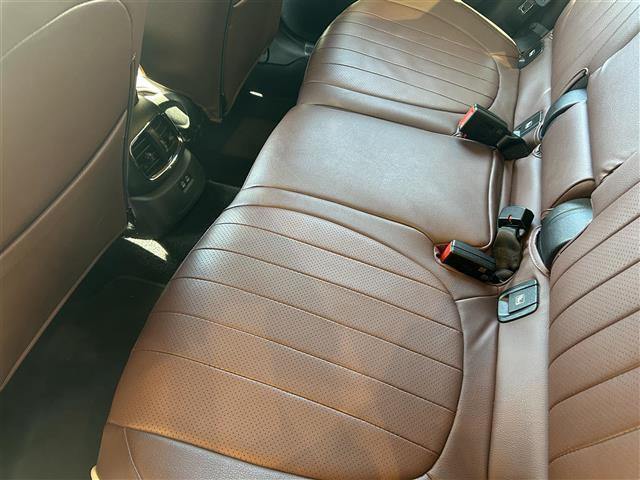 ＭＩＮＩ クーパーＤクロスオーバーオール４エッセンシャルトリム　純正ナビ　Ｂカメラ　ＡＣＣ　ドラレコ３６０°　インテリジェントセーフティ　４ＷＤ　ペッパーパッケージ　ミラー一体型ＥＴＣ　シートヒーター　シートカバー（茶色）　純正ＡＷ１７インチ　電動リアゲート（29枚目）