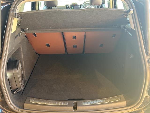 ＭＩＮＩ クーパーＤクロスオーバーオール４エッセンシャルトリム　純正ナビ　Ｂカメラ　ＡＣＣ　ドラレコ３６０°　インテリジェントセーフティ　４ＷＤ　ペッパーパッケージ　ミラー一体型ＥＴＣ　シートヒーター　シートカバー（茶色）　純正ＡＷ１７インチ　電動リアゲート（33枚目）