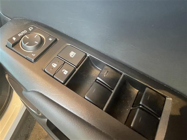 NX NX300h Fスポーツ 純正ナビ 黒革シート ワンオーナー シートヒーター エアシート フルセグTV 社外アルミホイール20インチ 電動リアゲート 純正アルミホイール ETC コーナーセンサー パドルシフト Bカメラ(20枚目)